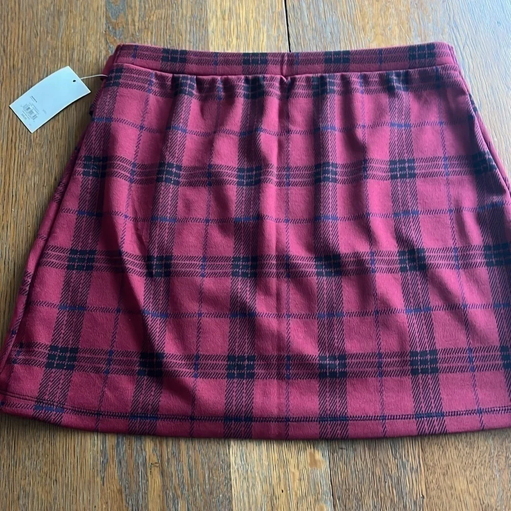 NWT Kohls SO Junior Plaid Wrap Skirt with Tabs on Side Size L Unlined Red Black